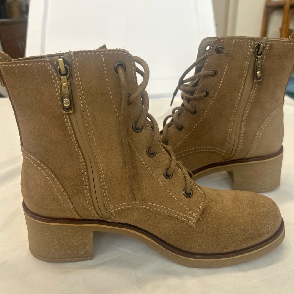 Blondo Brown Lace-Up Boots with Zip